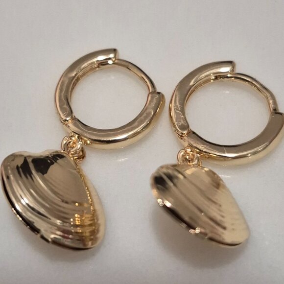 Earrings....lots of silver and gold earrings! - Picture 10 of 12